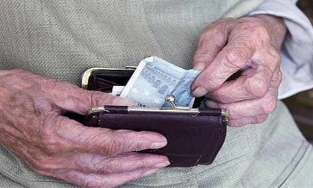 Στα «κάγκελα» χιλιάδες συνταξιούχοι-Η εφορία ζητά πίσω τα μισά από τα αναδρομικά τους